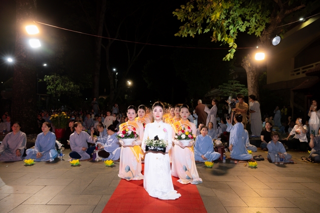 Candle Lighting Night of Ullambana Ceremony holding by Hieu and Thuong Group
