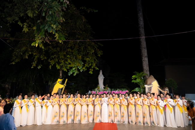 Candle Lighting Night of Ullambana Ceremony holding by Hieu and Thuong Group