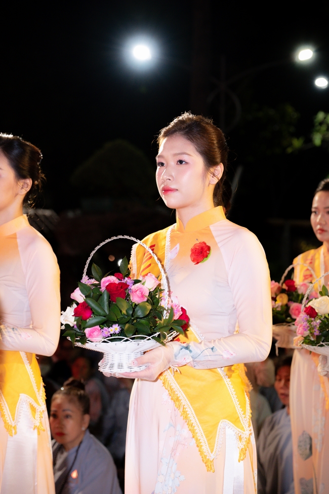 Candle Lighting Night of Ullambana Ceremony holding by Hieu and Thuong Group