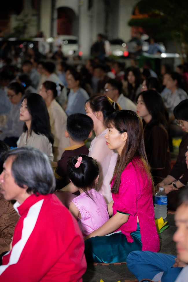 Candle Lighting Night of Ullambana Ceremony holding by Hieu and Thuong Group