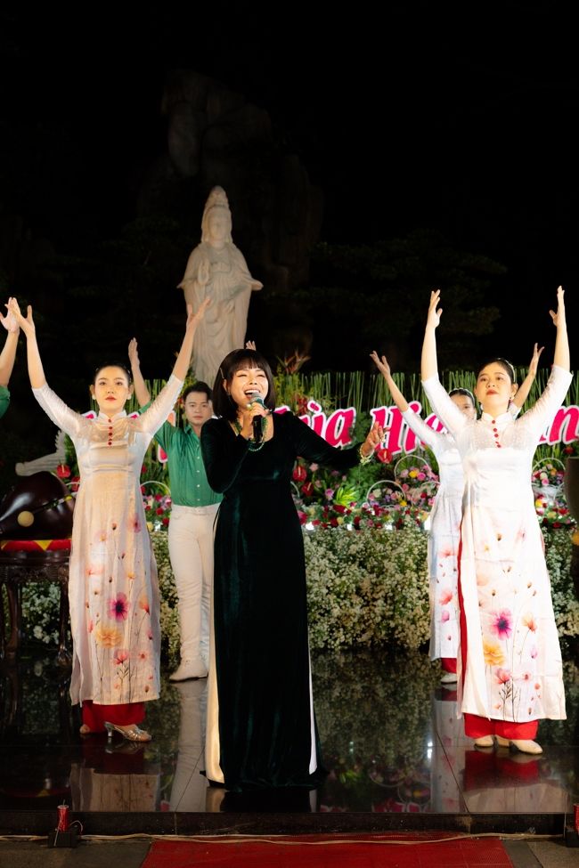 Candle Lighting Night of Ullambana Ceremony holding by Hieu and Thuong Group