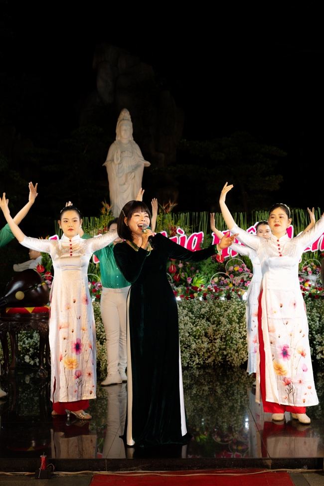 Candle Lighting Night of Ullambana Ceremony holding by Hieu and Thuong Group