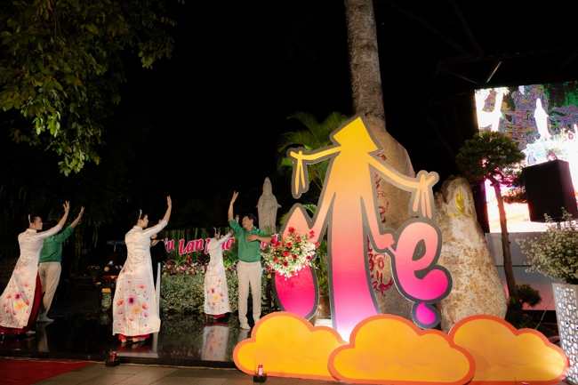 Candle Lighting Night of Ullambana Ceremony holding by Hieu and Thuong Group