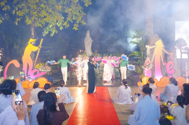 Candle Lighting Night of Ullambana Ceremony holding by Hieu and Thuong Group