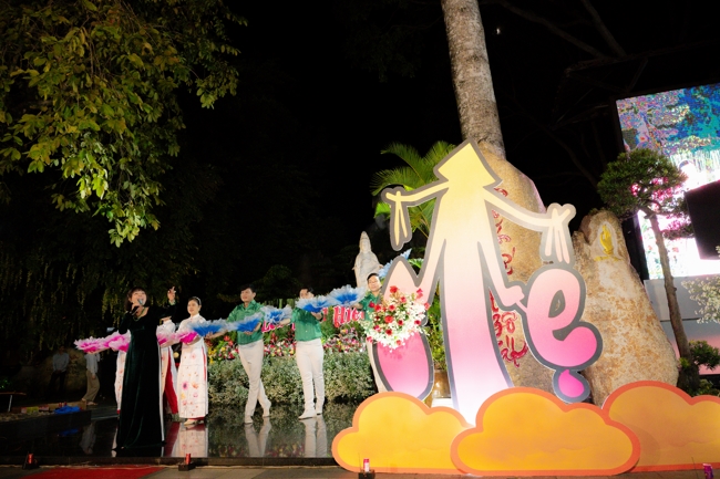 Candle Lighting Night of Ullambana Ceremony holding by Hieu and Thuong Group