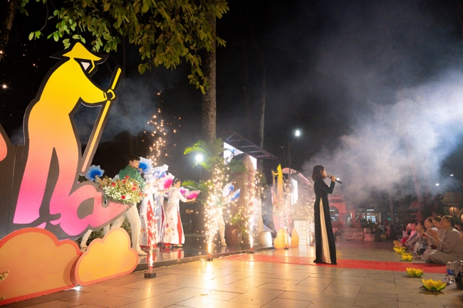 Candle Lighting Night of Ullambana Ceremony holding by Hieu and Thuong Group