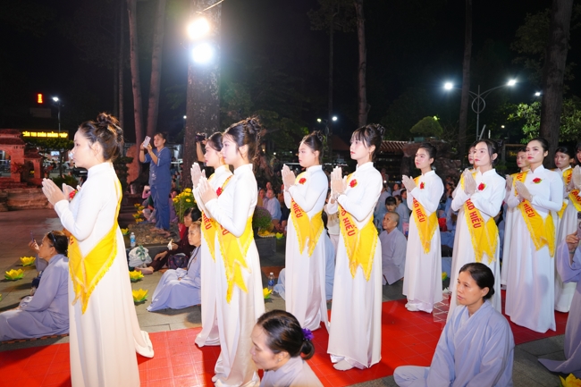 Candle Lighting Night of Ullambana Ceremony holding by Hieu and Thuong Group