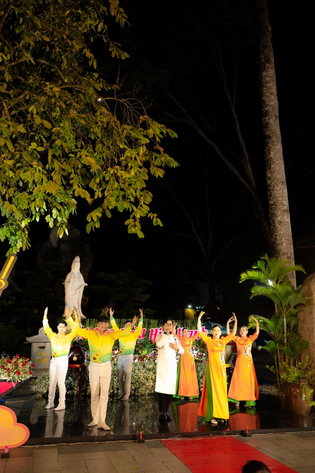 Candle Lighting Night of Ullambana Ceremony holding by Hieu and Thuong Group