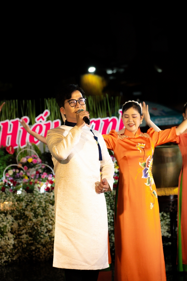 Candle Lighting Night of Ullambana Ceremony holding by Hieu and Thuong Group