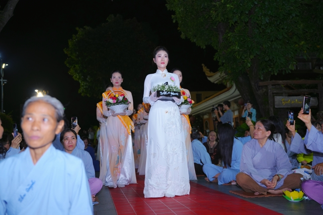 Candle Lighting Night of Ullambana Ceremony holding by Hieu and Thuong Group