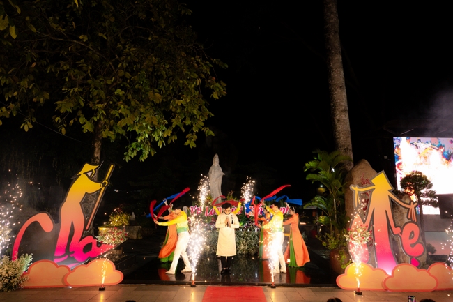 Candle Lighting Night of Ullambana Ceremony holding by Hieu and Thuong Group