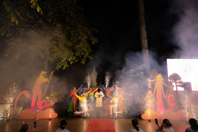 Candle Lighting Night of Ullambana Ceremony holding by Hieu and Thuong Group