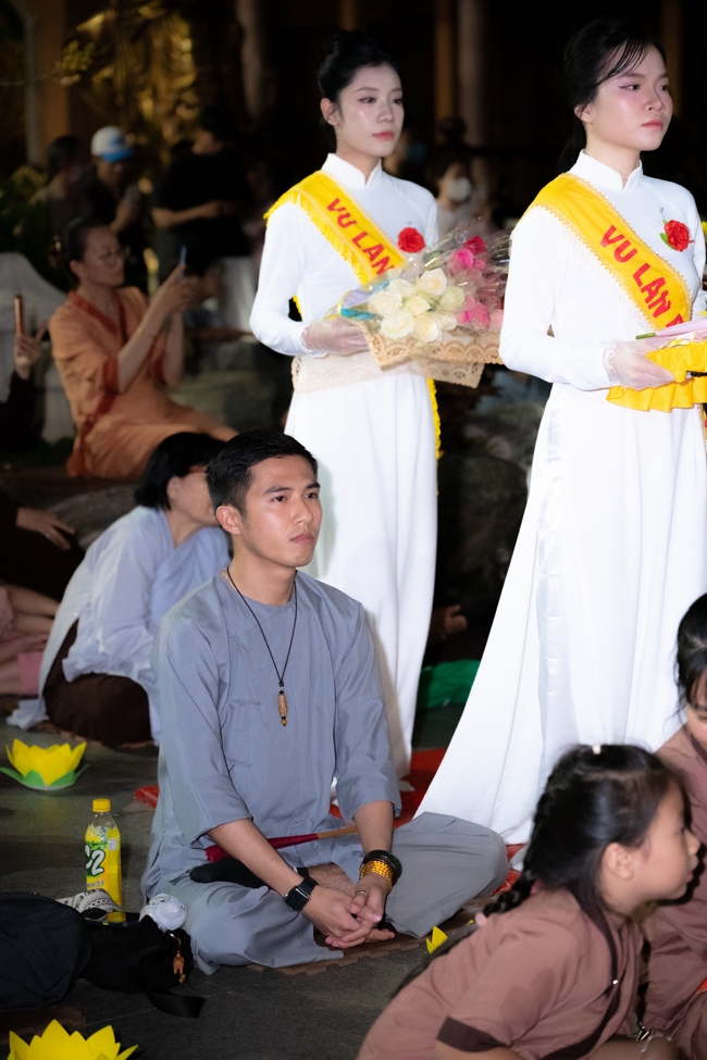 Candle Lighting Night of Ullambana Ceremony holding by Hieu and Thuong Group