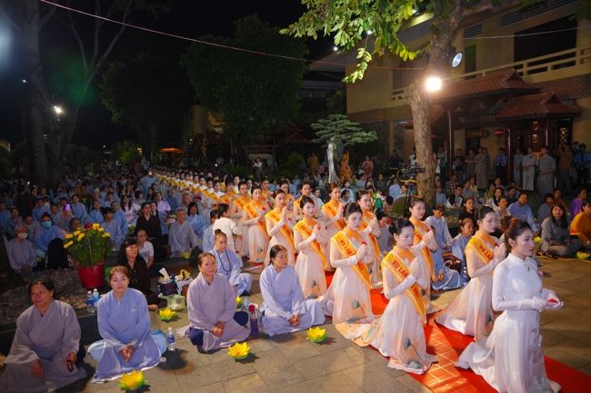 Candle Lighting Night of Ullambana Ceremony holding by Hieu and Thuong Group