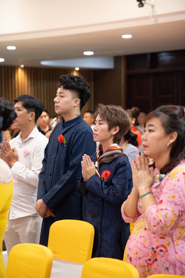 “The Rose Pinning on Shirt” Ullambana Ceremony for Businessmen