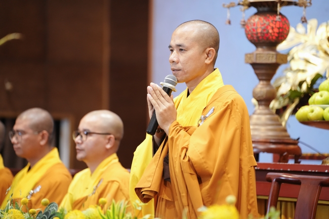 “The Rose Pinning on Shirt” Ullambana Ceremony for Businessmen