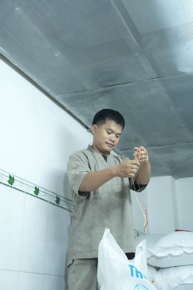 Dharma Talk One word of grace, one blessing thing by Nun Thich Nu Tâm Tâm – The 106th Seven-Day Retreat