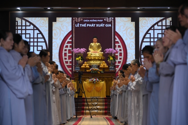 Lễ Thế Phát Xuất Gia - Chùa Hoằng Pháp