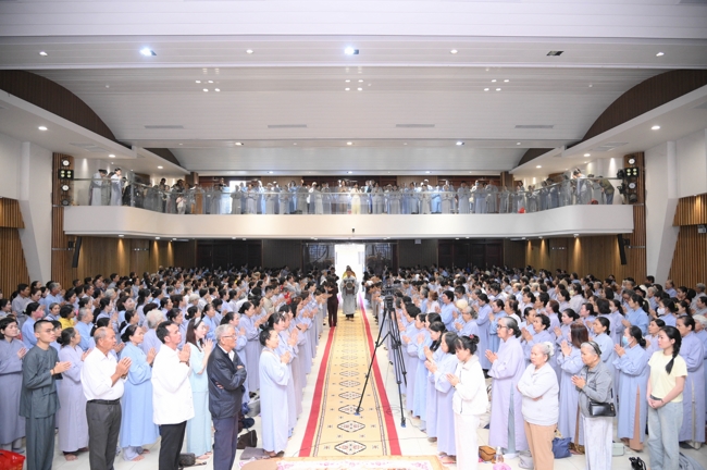 Lễ Thế Phát Xuất Gia - Chùa Hoằng Pháp