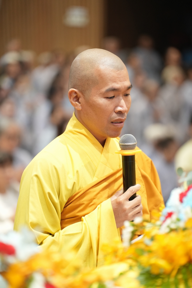 Lễ Thế Phát Xuất Gia - Chùa Hoằng Pháp