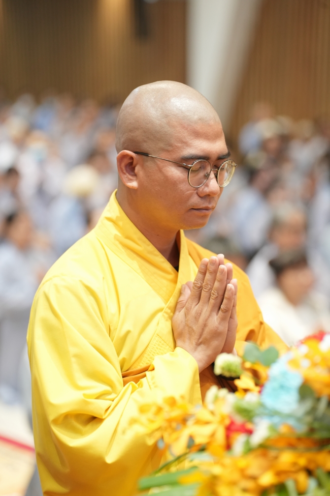 Lễ Thế Phát Xuất Gia - Chùa Hoằng Pháp