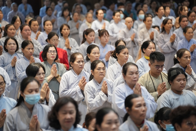 Lễ Thế Phát Xuất Gia - Chùa Hoằng Pháp