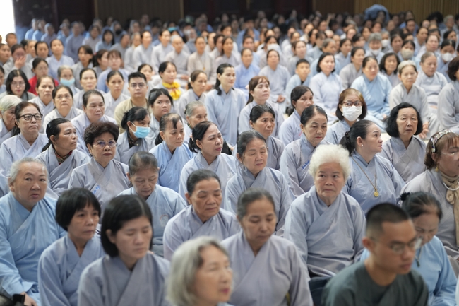 Lễ Thế Phát Xuất Gia - Chùa Hoằng Pháp