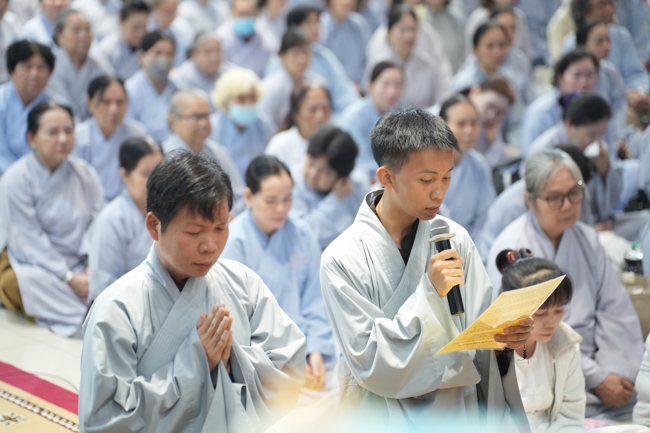 Lễ Thế Phát Xuất Gia - Chùa Hoằng Pháp