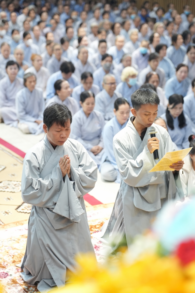 Lễ Thế Phát Xuất Gia - Chùa Hoằng Pháp