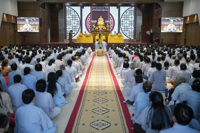 Lễ Thế Phát Xuất Gia - Chùa Hoằng Pháp