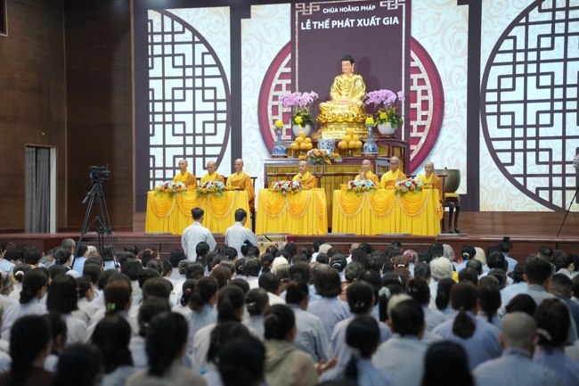 Lễ Thế Phát Xuất Gia - Chùa Hoằng Pháp