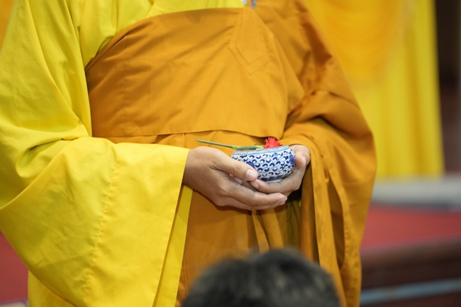 Lễ Thế Phát Xuất Gia - Chùa Hoằng Pháp