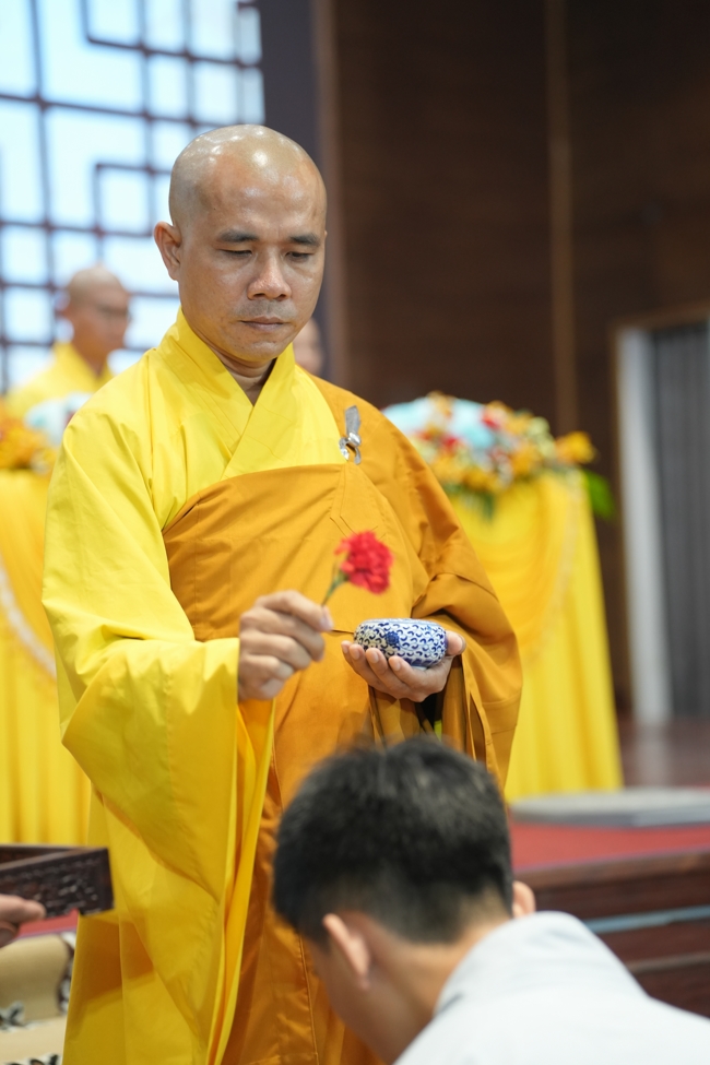 Lễ Thế Phát Xuất Gia - Chùa Hoằng Pháp