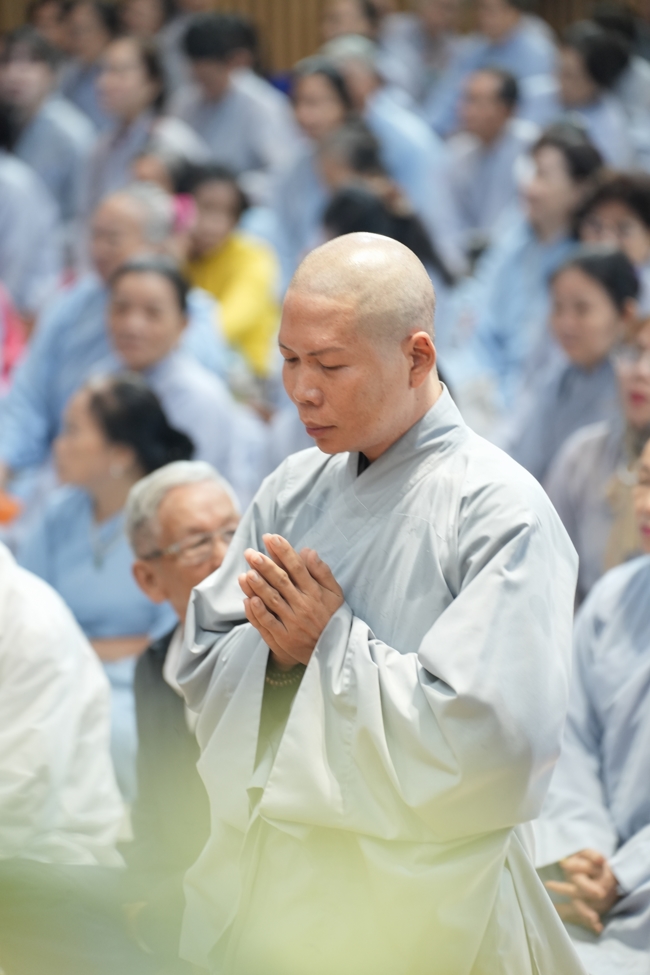 Lễ Thế Phát Xuất Gia - Chùa Hoằng Pháp