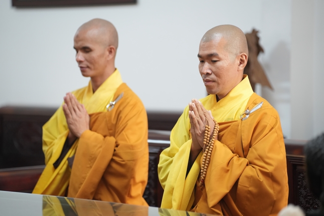 Lễ Thế Phát Xuất Gia - Chùa Hoằng Pháp