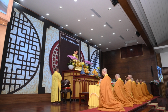 Lễ Thế Phát Xuất Gia - Chùa Hoằng Pháp