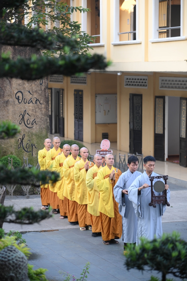 Lễ Thế Phát Xuất Gia - Chùa Hoằng Pháp