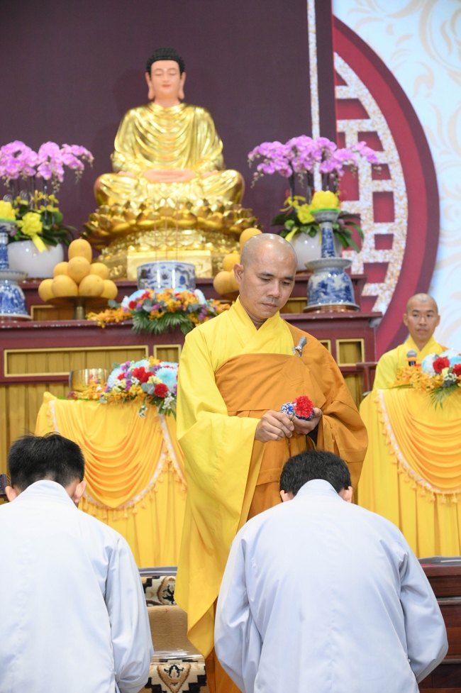 Lễ Thế Phát Xuất Gia - Chùa Hoằng Pháp