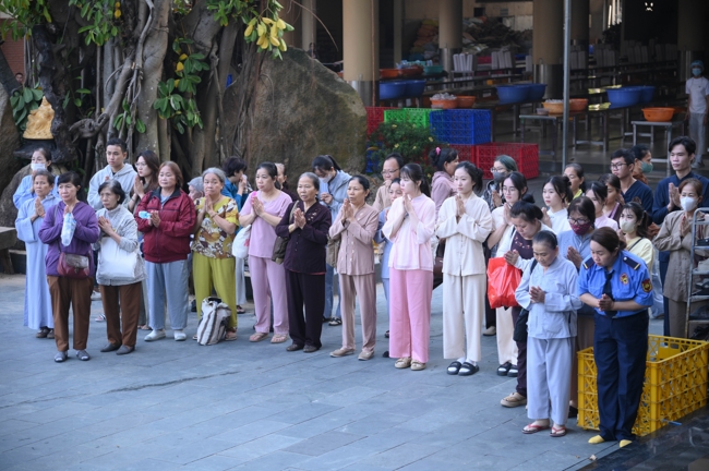 Lễ Thế Phát Xuất Gia - Chùa Hoằng Pháp