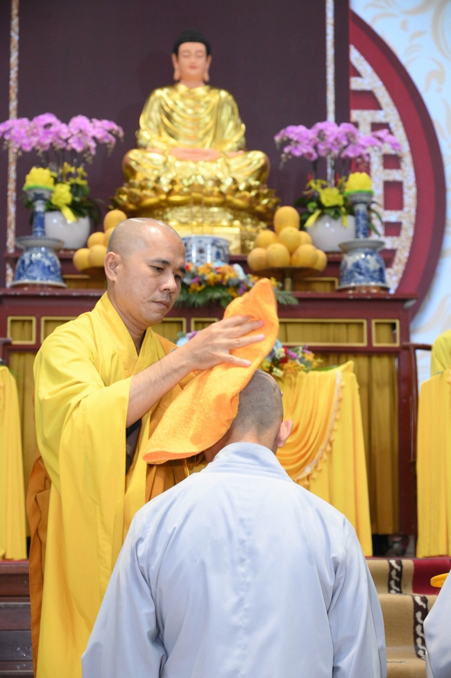 Lễ Thế Phát Xuất Gia - Chùa Hoằng Pháp