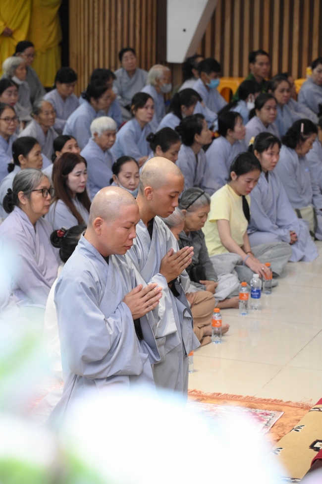 Lễ Thế Phát Xuất Gia - Chùa Hoằng Pháp