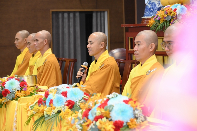 Lễ Thế Phát Xuất Gia - Chùa Hoằng Pháp