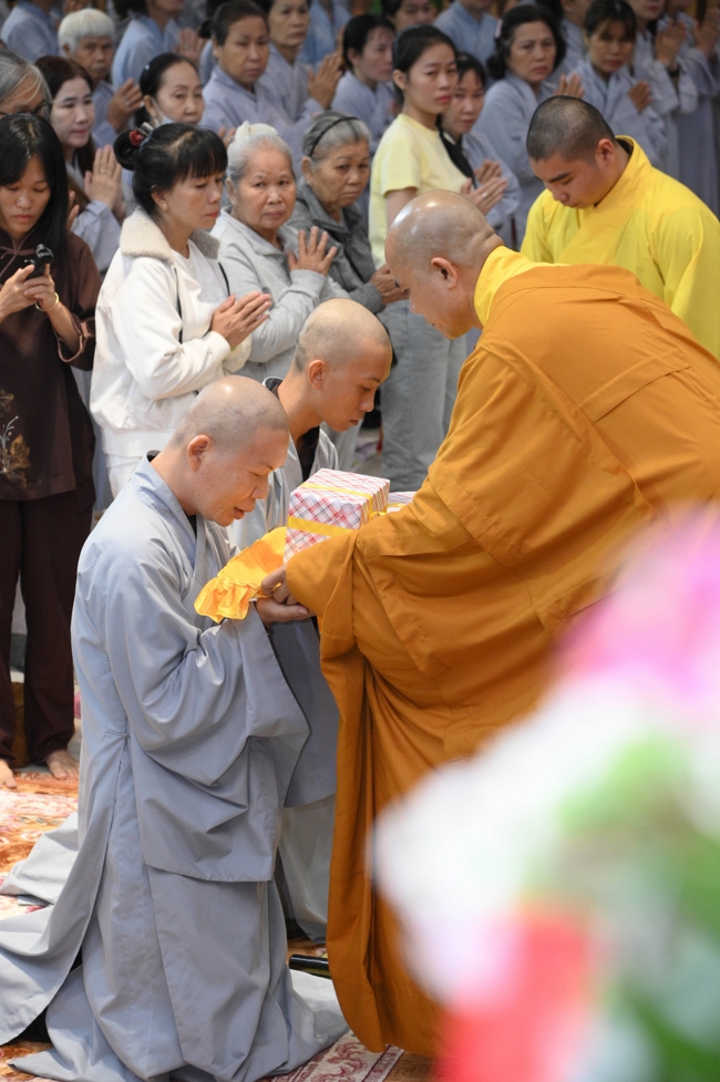 Lễ Thế Phát Xuất Gia - Chùa Hoằng Pháp