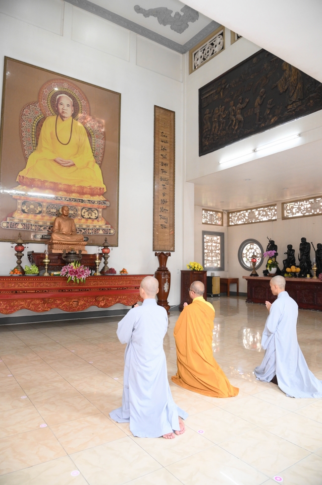 Lễ Thế Phát Xuất Gia - Chùa Hoằng Pháp