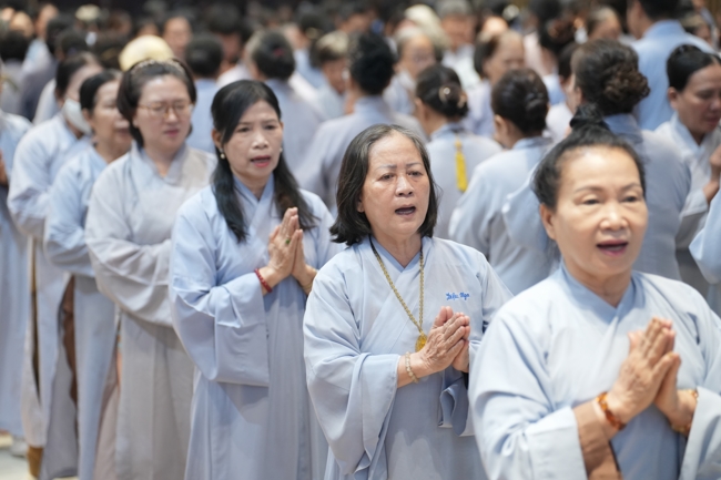 Khóa tu niệm Phật một ngày.