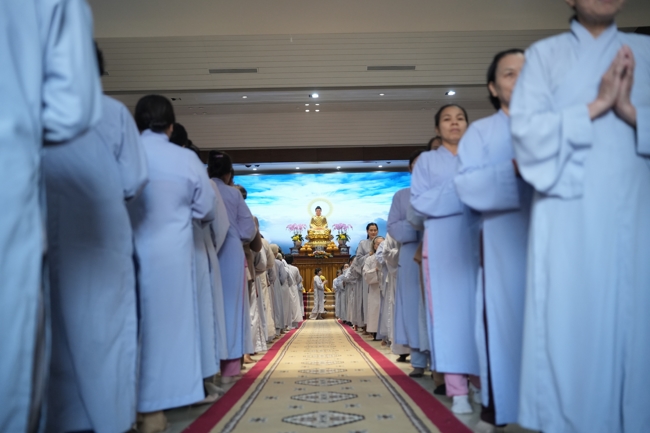 Khóa tu niệm Phật một ngày.