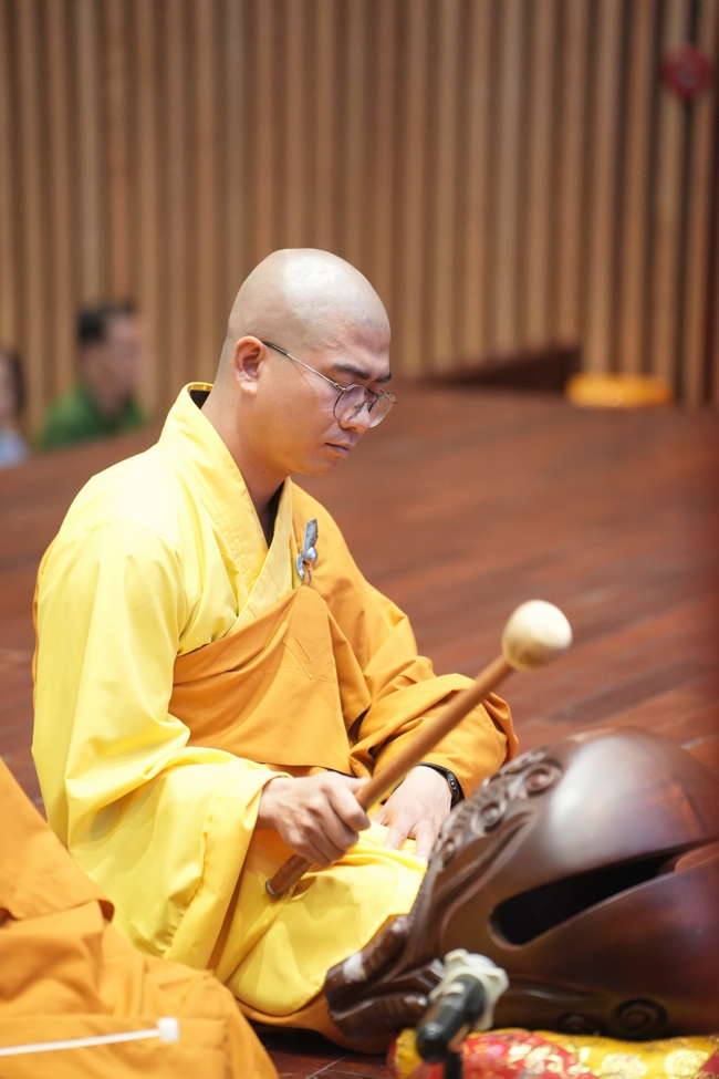 Khóa tu niệm Phật một ngày.