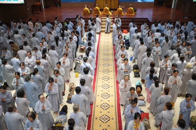 Khóa tu niệm Phật một ngày.