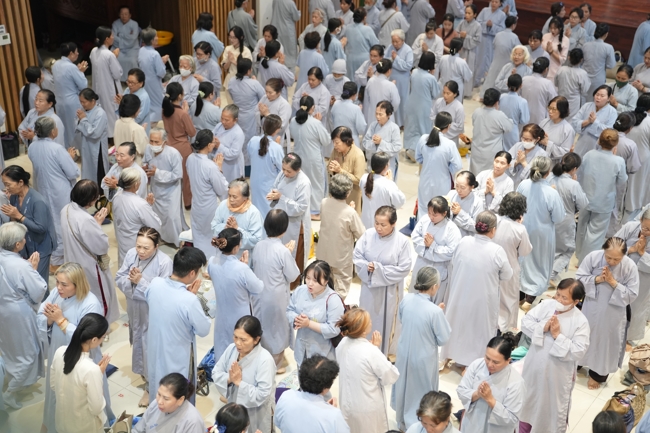 Khóa tu niệm Phật một ngày.