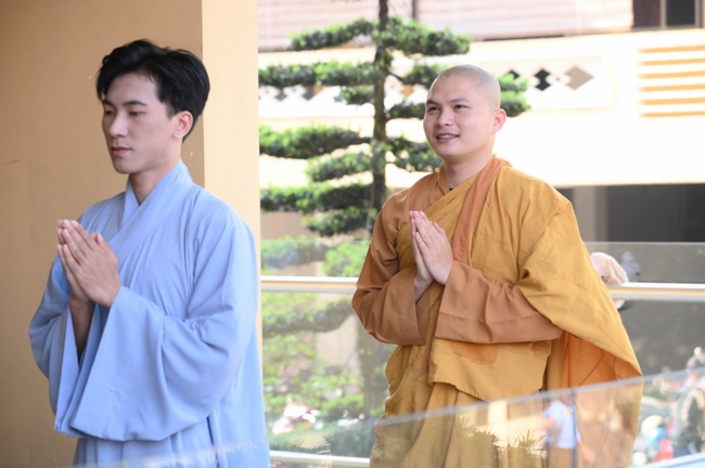 Khóa tu niệm Phật một ngày.